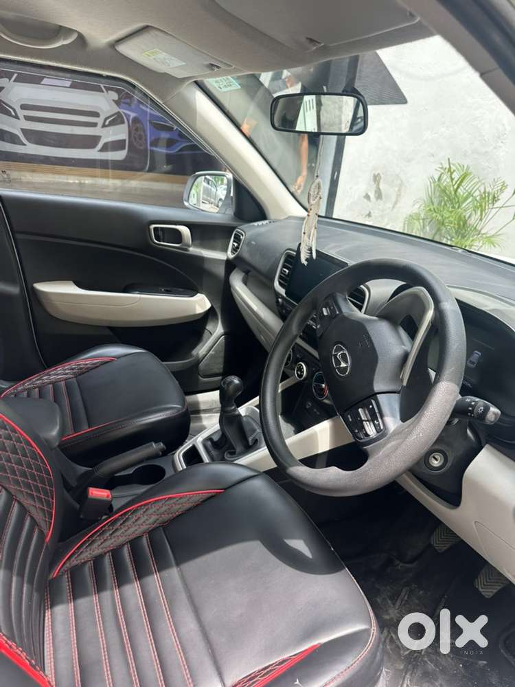 Hyundai Venue 2023 Petrol Manual