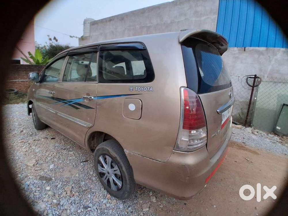 Toyota Innova 2.5 G (diesel) 8 Seater, 2005, Diesel