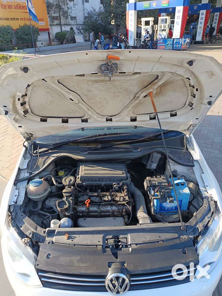Volkswagen Vento Celeste 1.6 Highline, 2011, Petrol