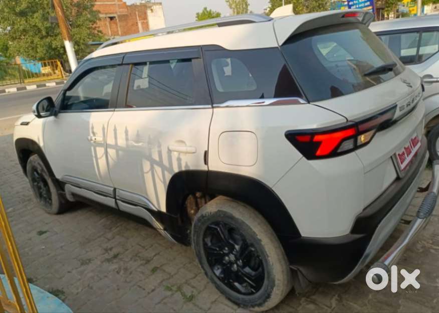 Maruti Suzuki Brezza 1.5 Zxi Smart Hybrid, 2023, Petrol