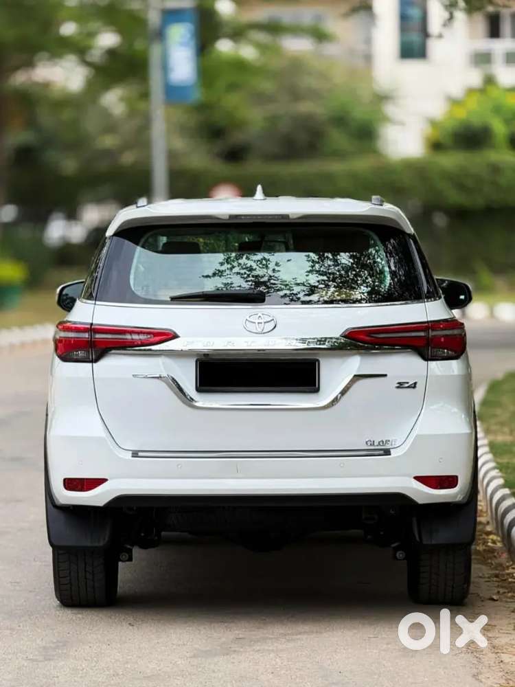 Toyota Fortuner Legender 2023 Diesel 15000 Km Driven