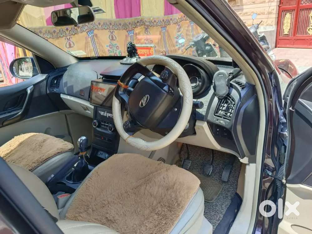 Mahindra Xuv500 2017 Year Car