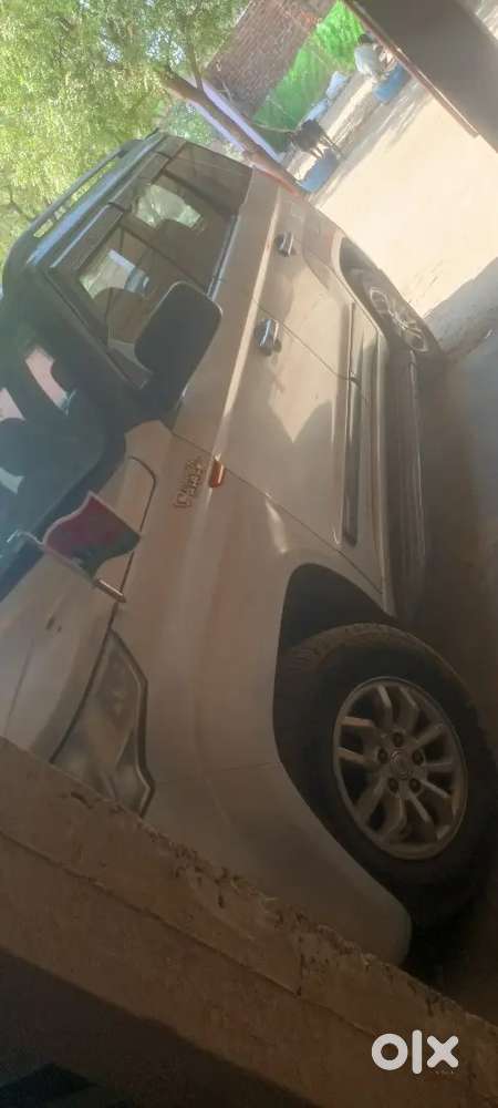 Mahindra Tuv 300 2016 Diesel 180000 Km Driven
