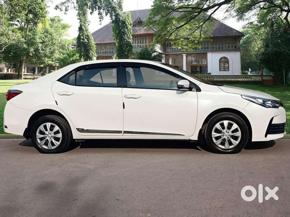 Toyota Corolla Altis 1.8 J, 2018, Petrol