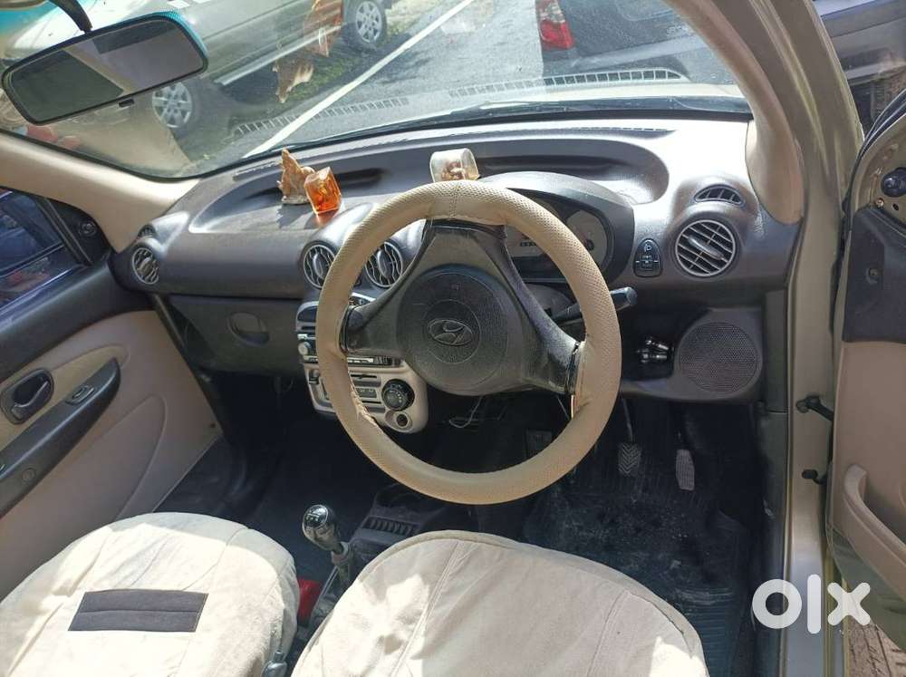 Single Hand Driven Hyundai Santro Xing Gls - Petrol