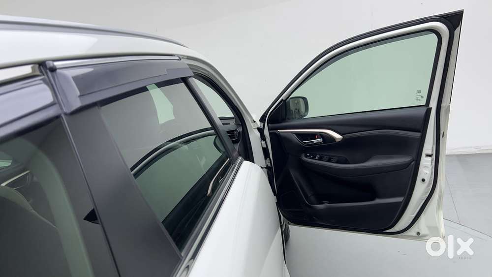 Maruti Suzuki Grand Vitara 1.5 Zeta Plus Intelligent Hybrid Ecvt, 20..