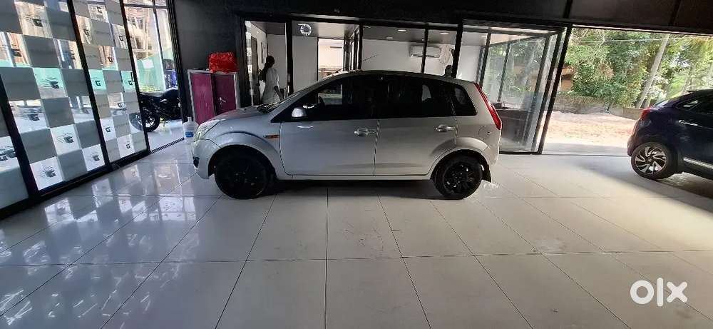Ford Figo 1.5 Titanium 2011