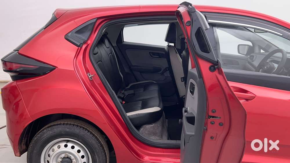 Tata Altroz 1.2 Xe, 2020, Petrol