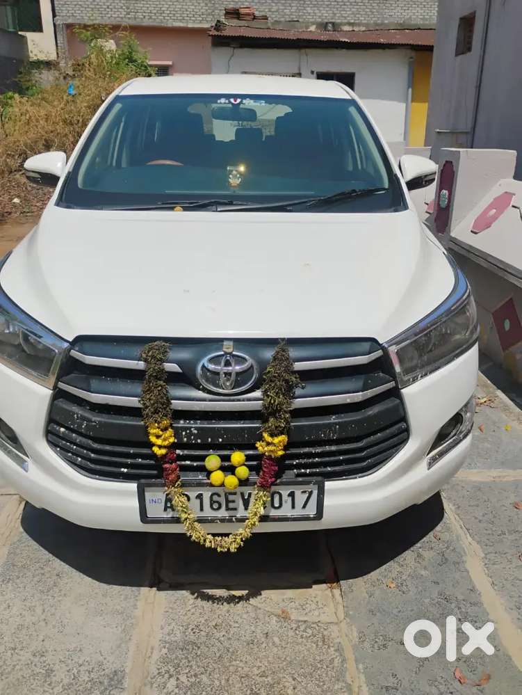 Toyota Innova Crysta 2017 Diesel Well Maintained