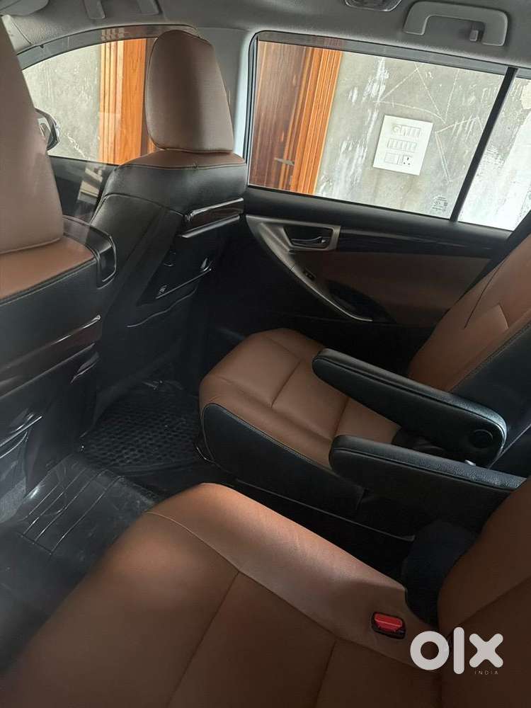 Toyota Innova Crysta 2018 Petrol 24000 Km Only Used To Droplady Driven