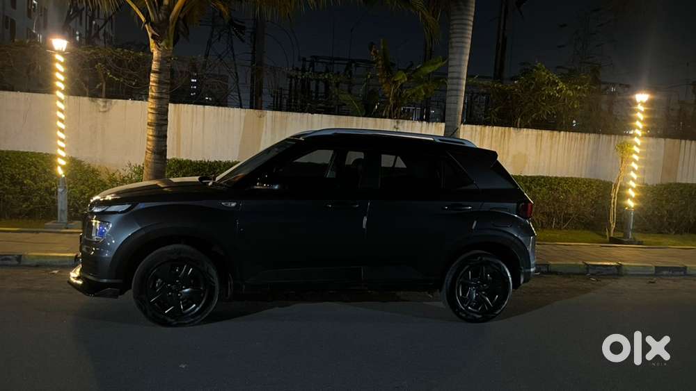 Hyundai Venue Petrol Manual 2025