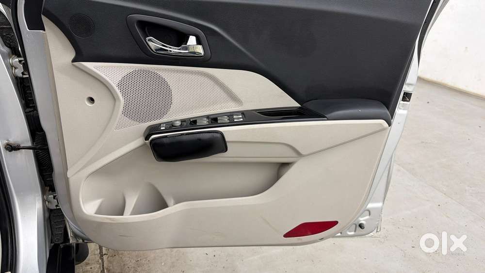 Mahindra Xuv300 W8 Option Diesel, 2022, Diesel