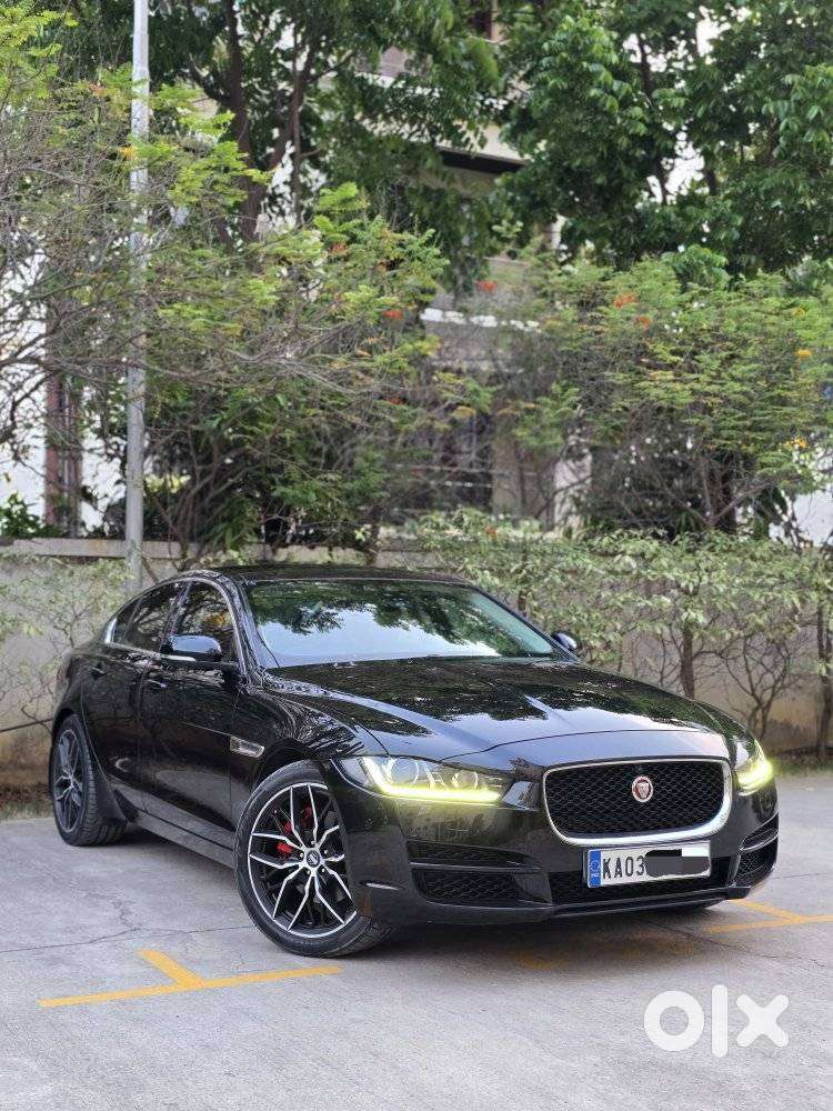 Jaguar Xe Portfolio, 2017, Petrol