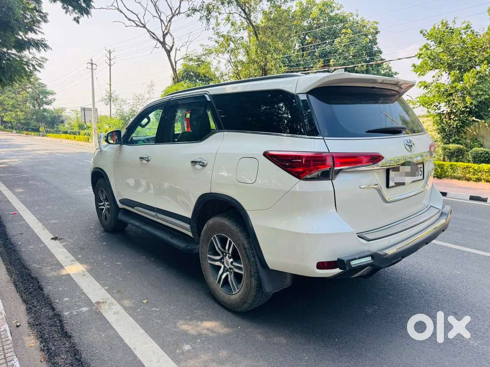 Toyota Fortuner [2021-ongoing] 2.8 2wd Diesel Mt, 2020, Diesel
