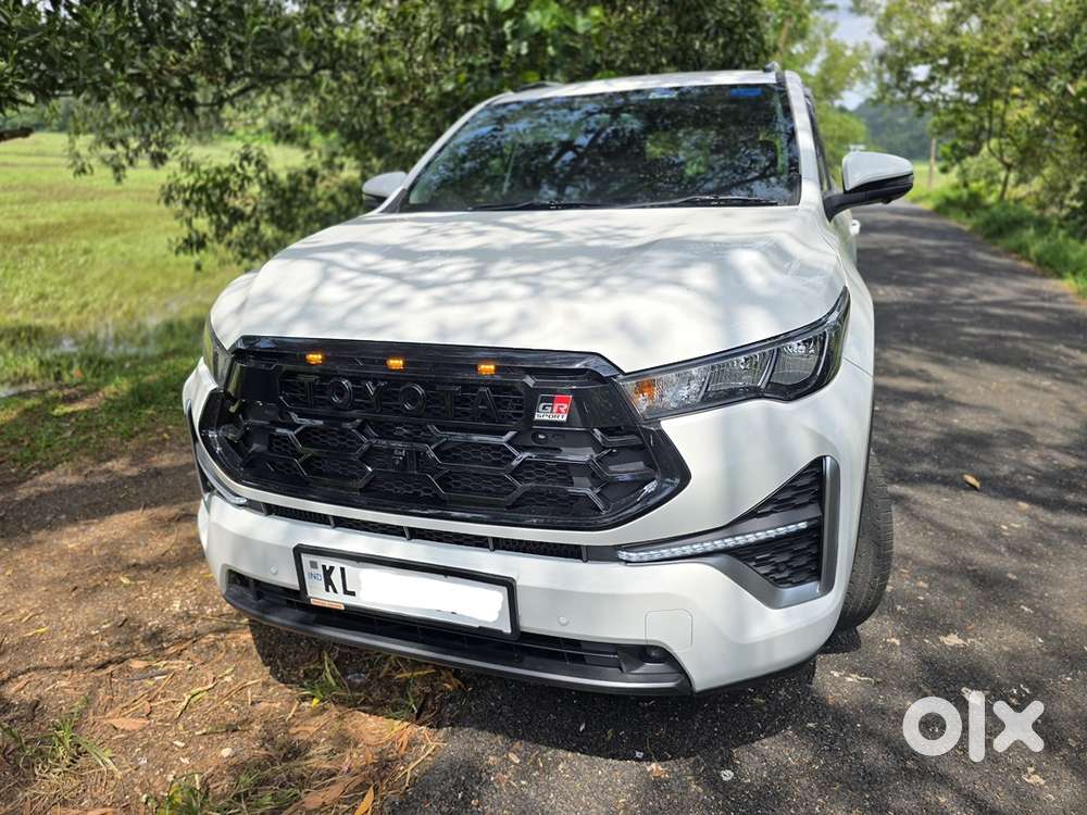 Toyota Innova Hycross 2025