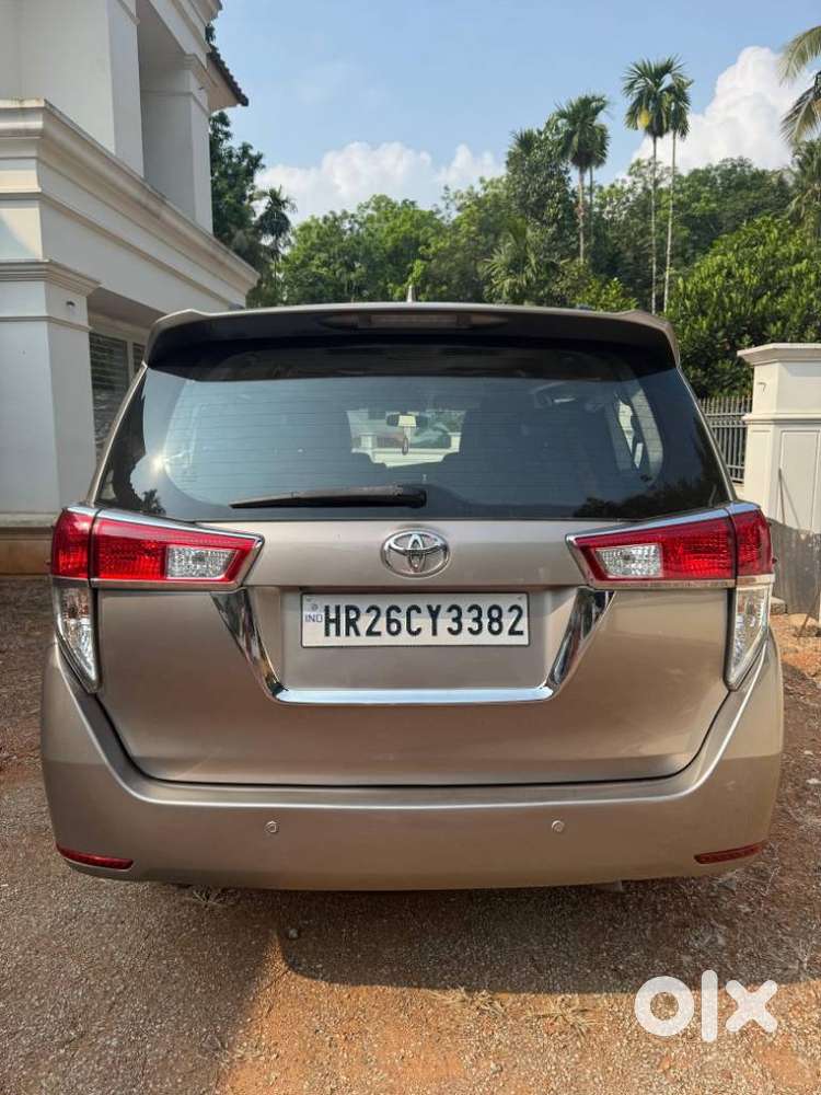 Toyota Innova Crysta 2.8z Automatic, 2016, Diesel