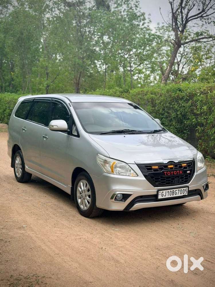 Toyota Innova 2.5 Vx 8 Seater Bs Iv, 2013, Diesel