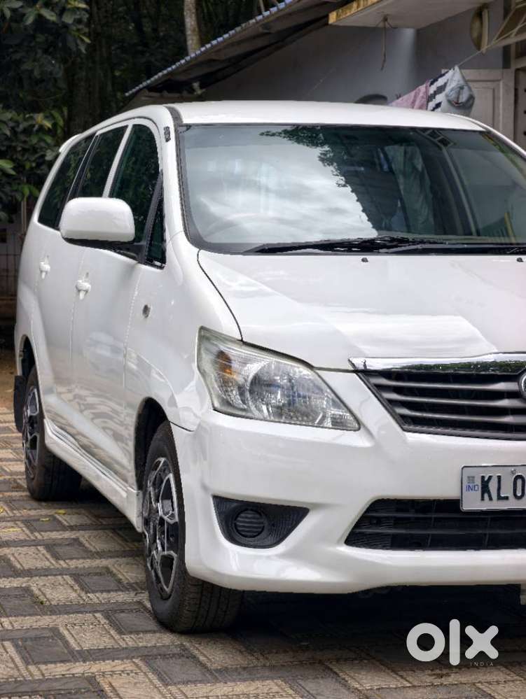 Toyota Innova 2.5 G (diesel) 8 Seater, 2012, Diesel
