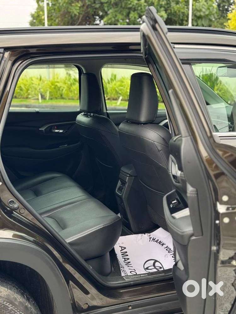 Toyota Urban Cruiser Hyryder 1.5 V Neo Drive At, 2025, Petrol