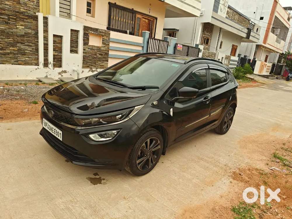 Tata Altroz Xza 2025