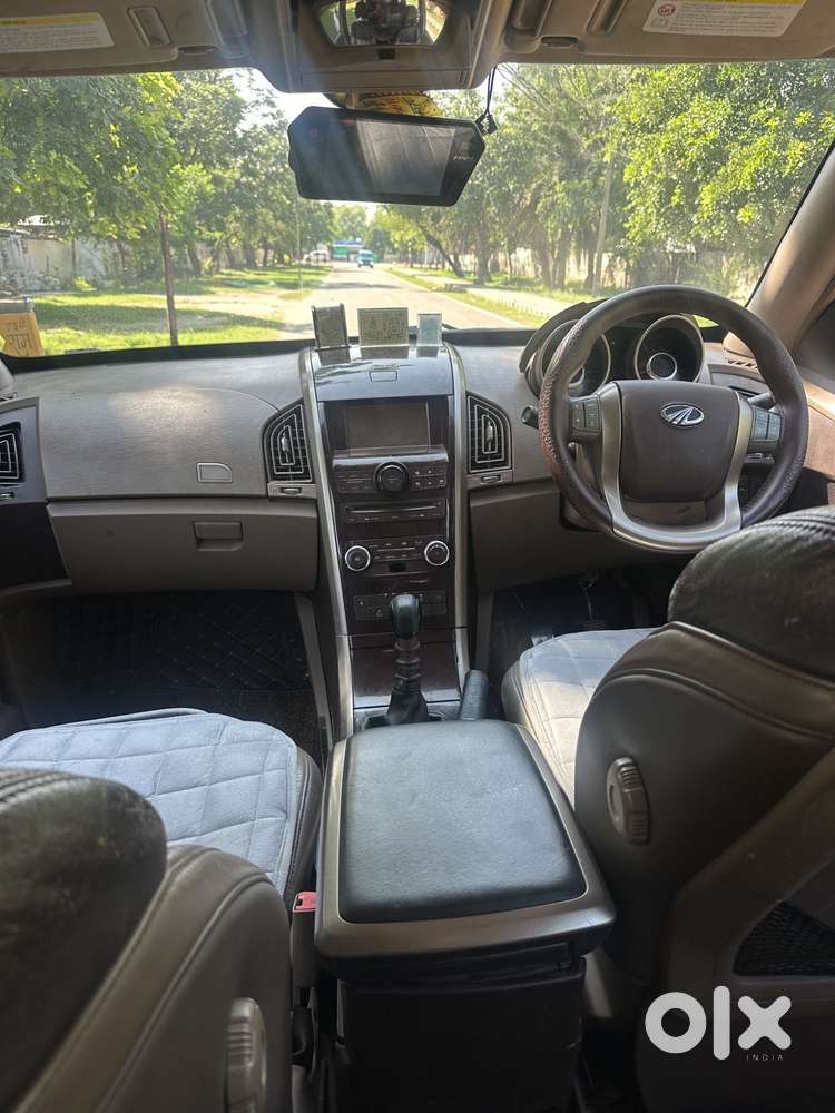 Mahindra Xuv500 W8 Dual Tone, 2012, Diesel