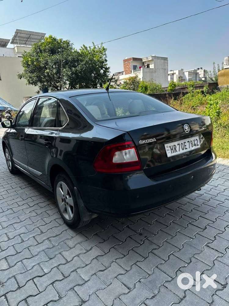 Skoda Rapid 1.5 Elegance Tdi At Black Package, 2015, Petrol