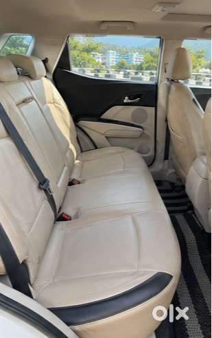 Xuv 300 W8 (o) Dsl Amt ( Dr`s Car )