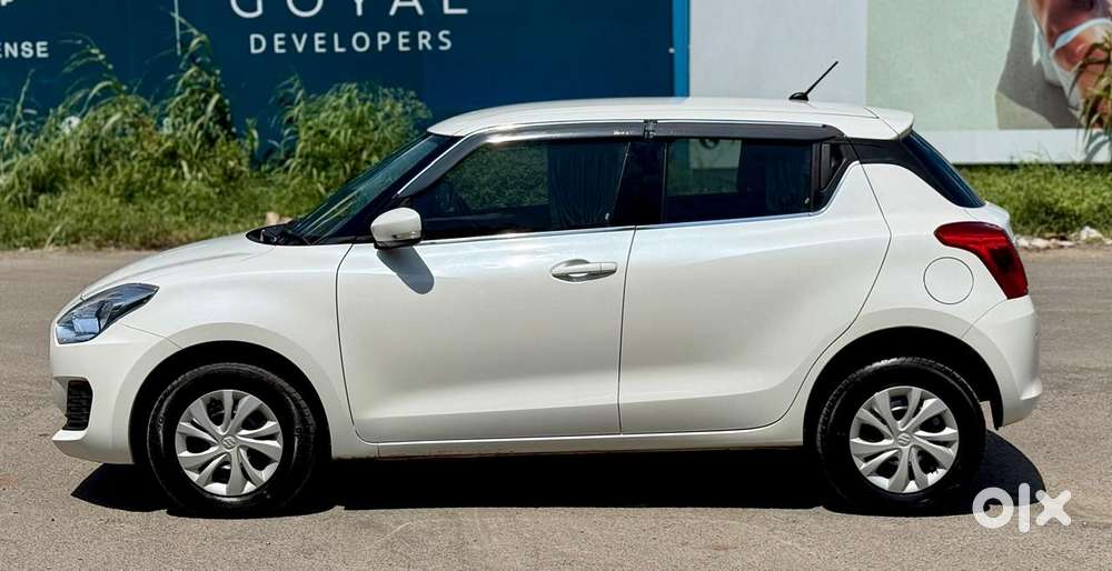Maruti Suzuki Swift Vxi + Manual, 2024, Petrol
