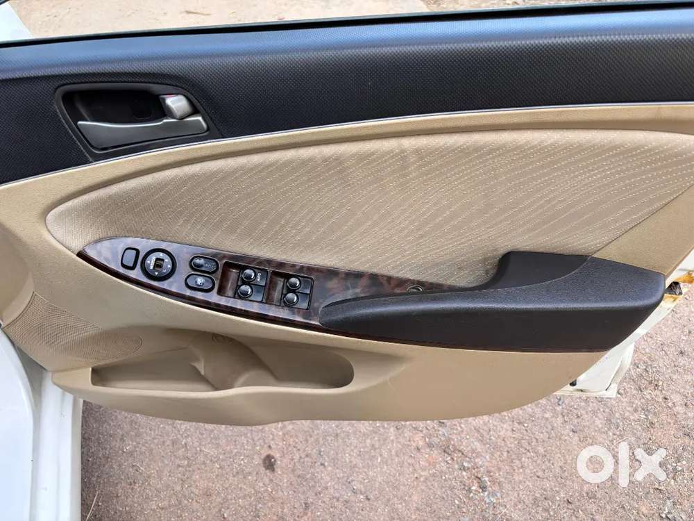 Hyundai Verna 2017 Petrol 72000 Km Driven