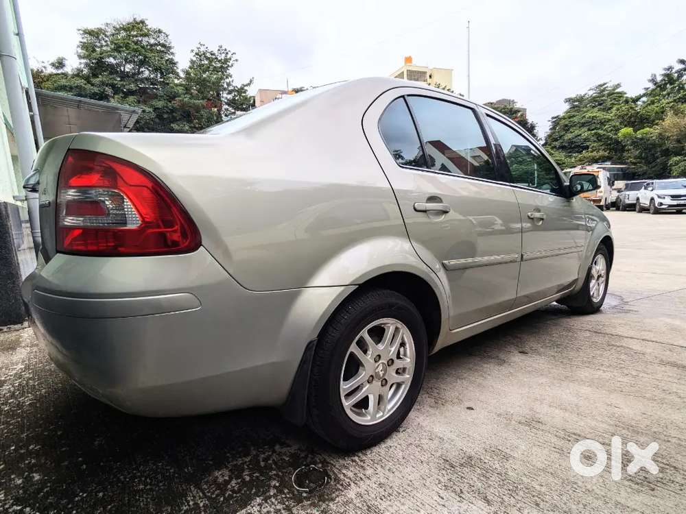 Ford Fiesta 2010 Petrol Car