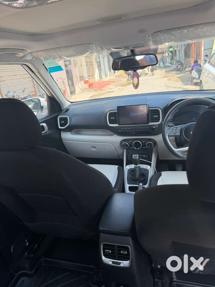 Hyundai Venue Sx Petrol 2025