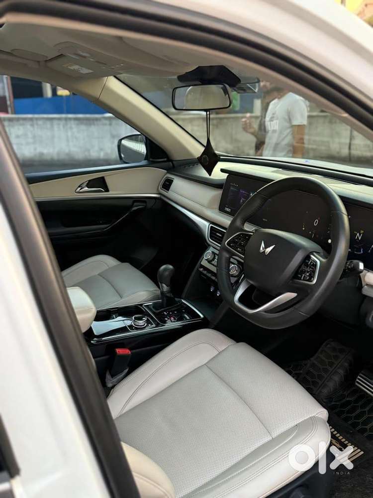 Mahindra Xuv700 2023 Diesel 50000 Km Driven