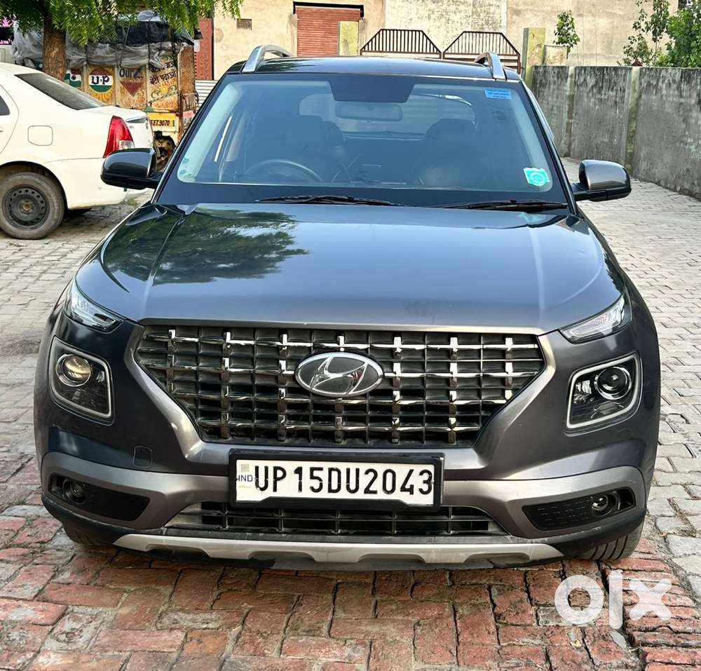2022 Hyundai Venue Petrol Manual 70000 Km Driven