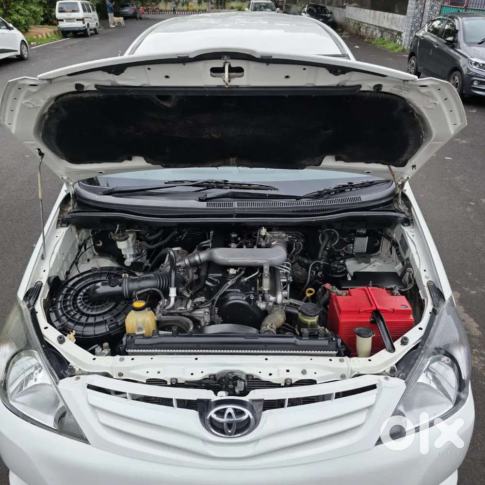 Toyota Innova G4 2010 Model.