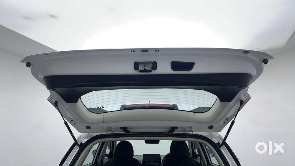 Mahindra Xuv 3xo Ax5 Pm Mt, 2025, Petrol