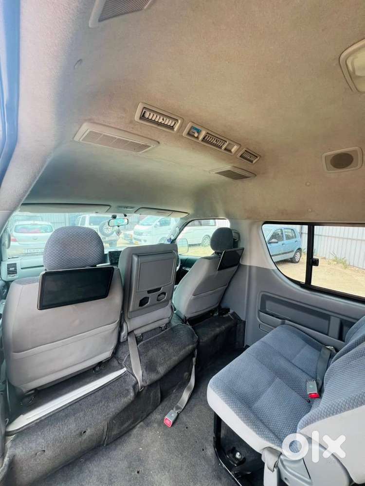 Toyota Hiace 2010 Diesel 77000 Km Driven
