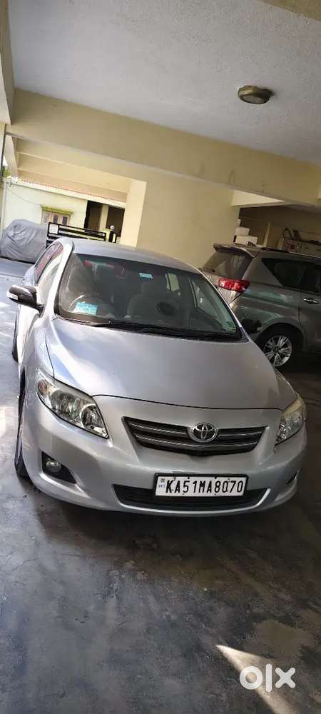 Toyota Corolla Altis 1.8 G, Petrol 2010 Silver Car
