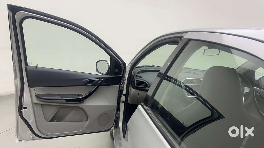 Tata Tiago 1.2 Revotron Xm, 2016, Petrol
