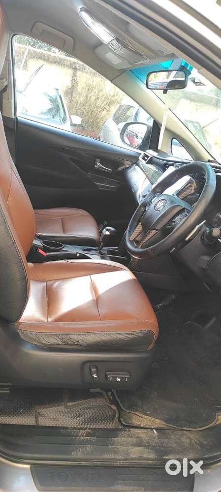 Toyota Innova Crysta 2.8z Automatic, 2016, Diesel