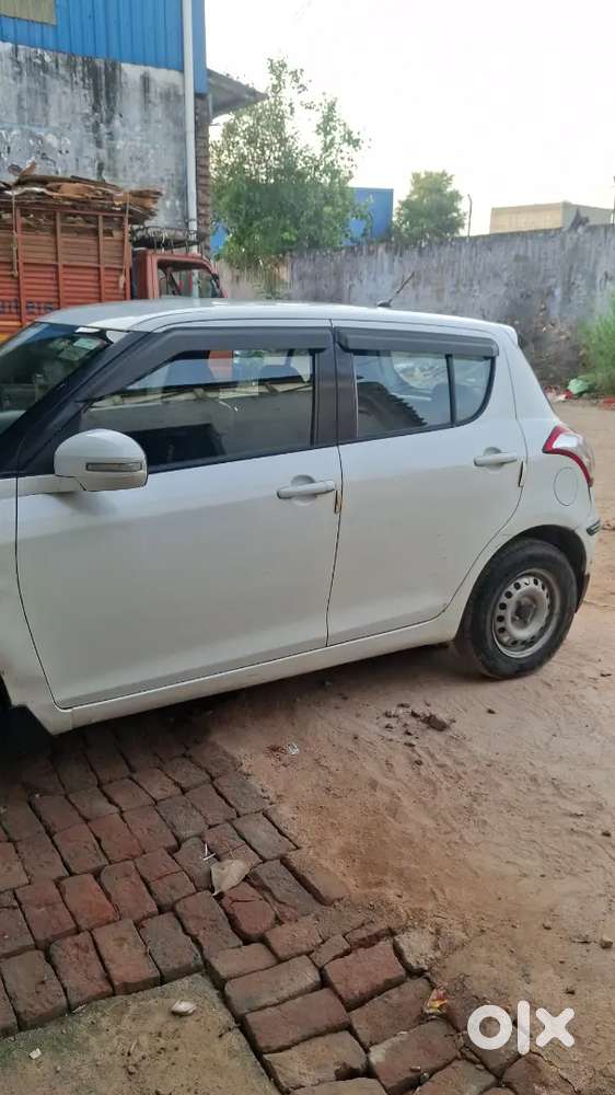Maruti Suzuki Swift Zxi 2017