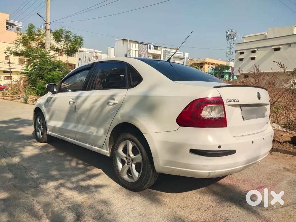 Skoda Rapid 2013 Diesel 115000 Km Driven