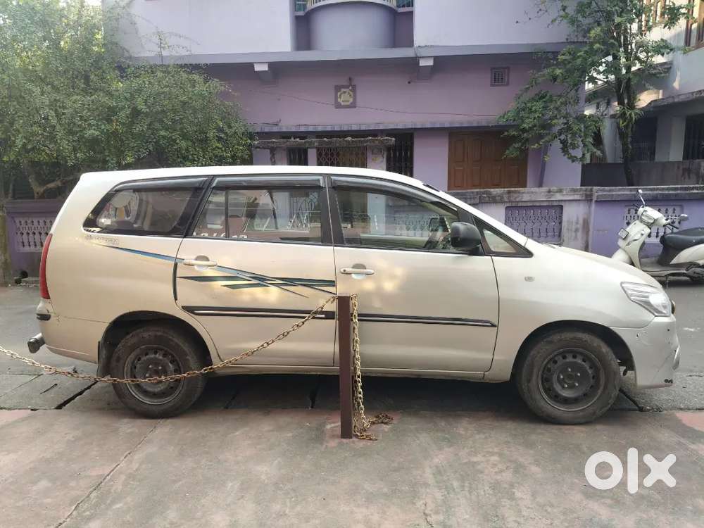 Toyota Innova Diesel 8 Str