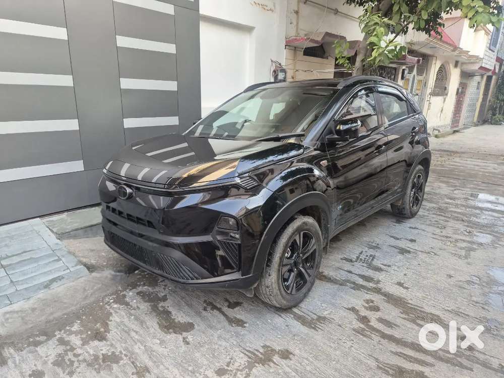 Tata Nexon Ev 2025 Empowered Plus 45 Kw Red Dark Edition