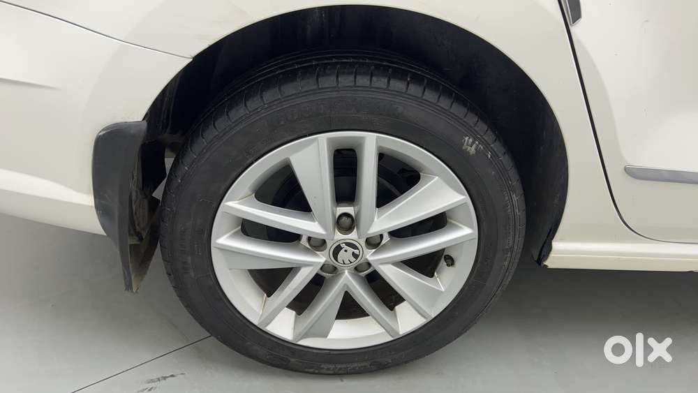 Skoda Rapid 1.5 Tdi Style/1.5 At Style, 2021, Petrol