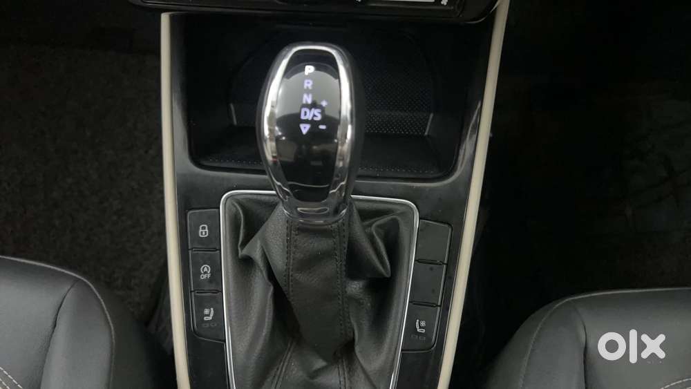 Skoda Slavia Style 1.5l Tsi Dsg, 2023, Petrol