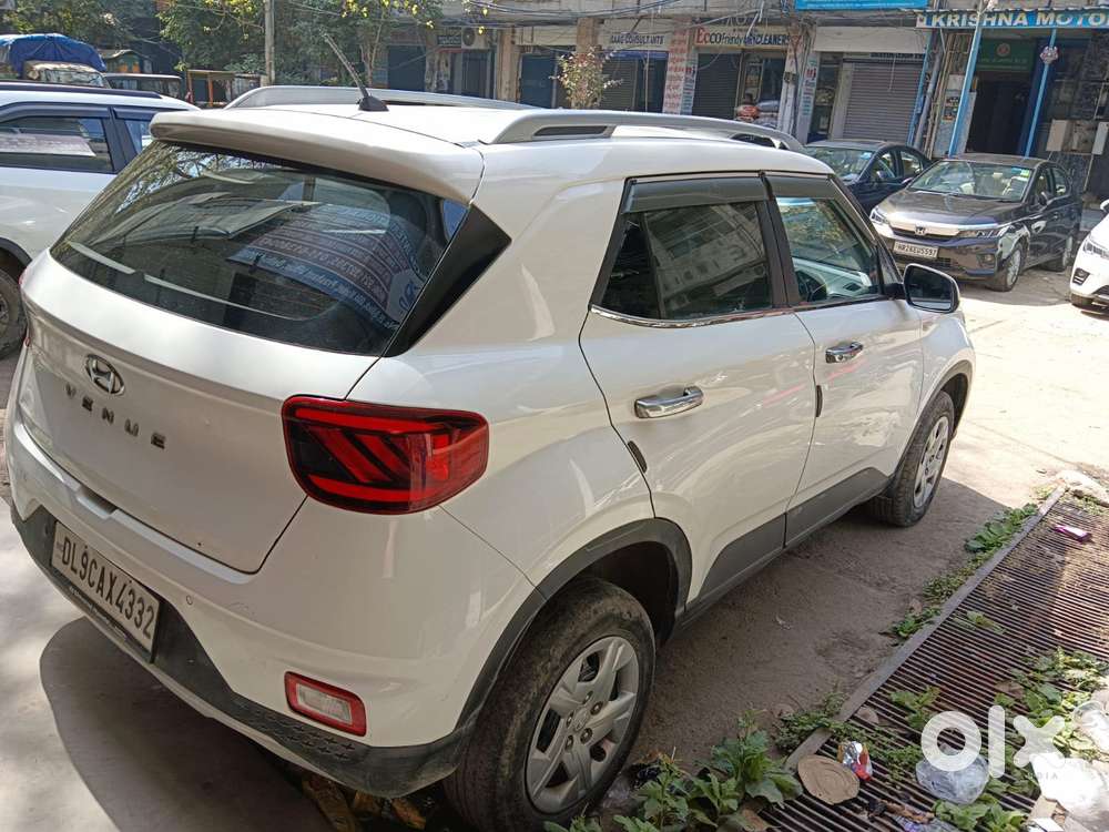 Hyundai Venue 1.2 S (o), 2022, Petrol