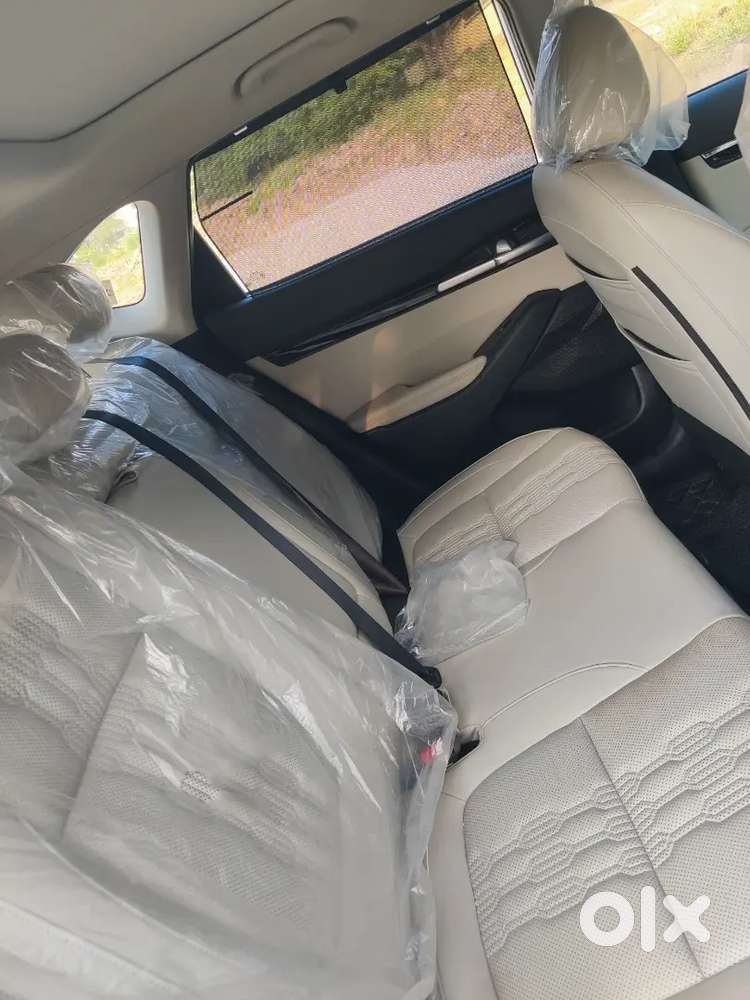 Kia Seltos 1.5 Htx  December 2024
