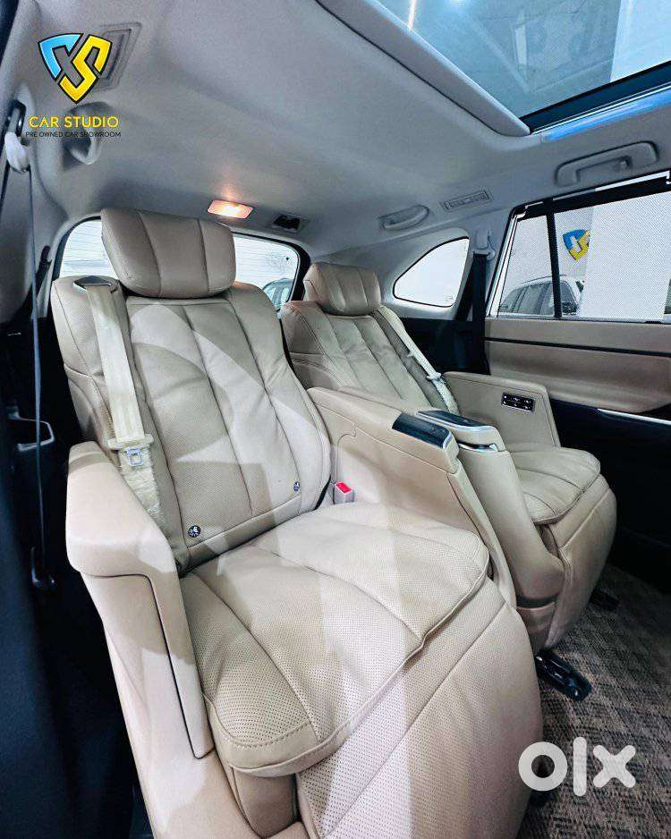 Toyota Innova Hycross 2.0 Zx (o) Hybrid 7 Str, 2024