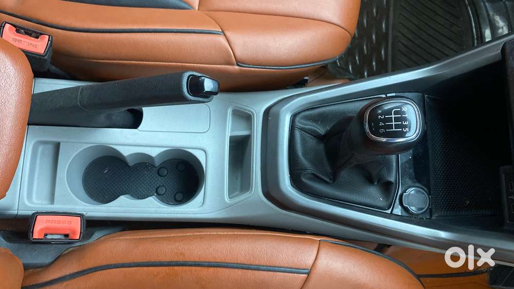 Skoda Kushaq 1.0 Tsi Ambition, 2022, Petrol