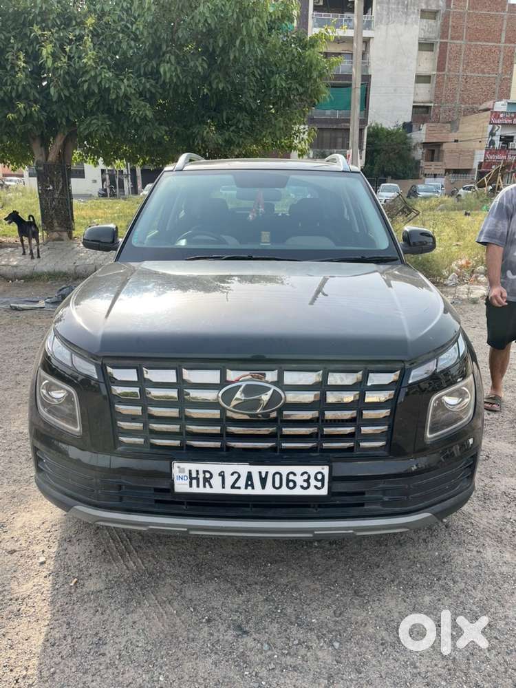 Hyundai Venue Petrol 2024